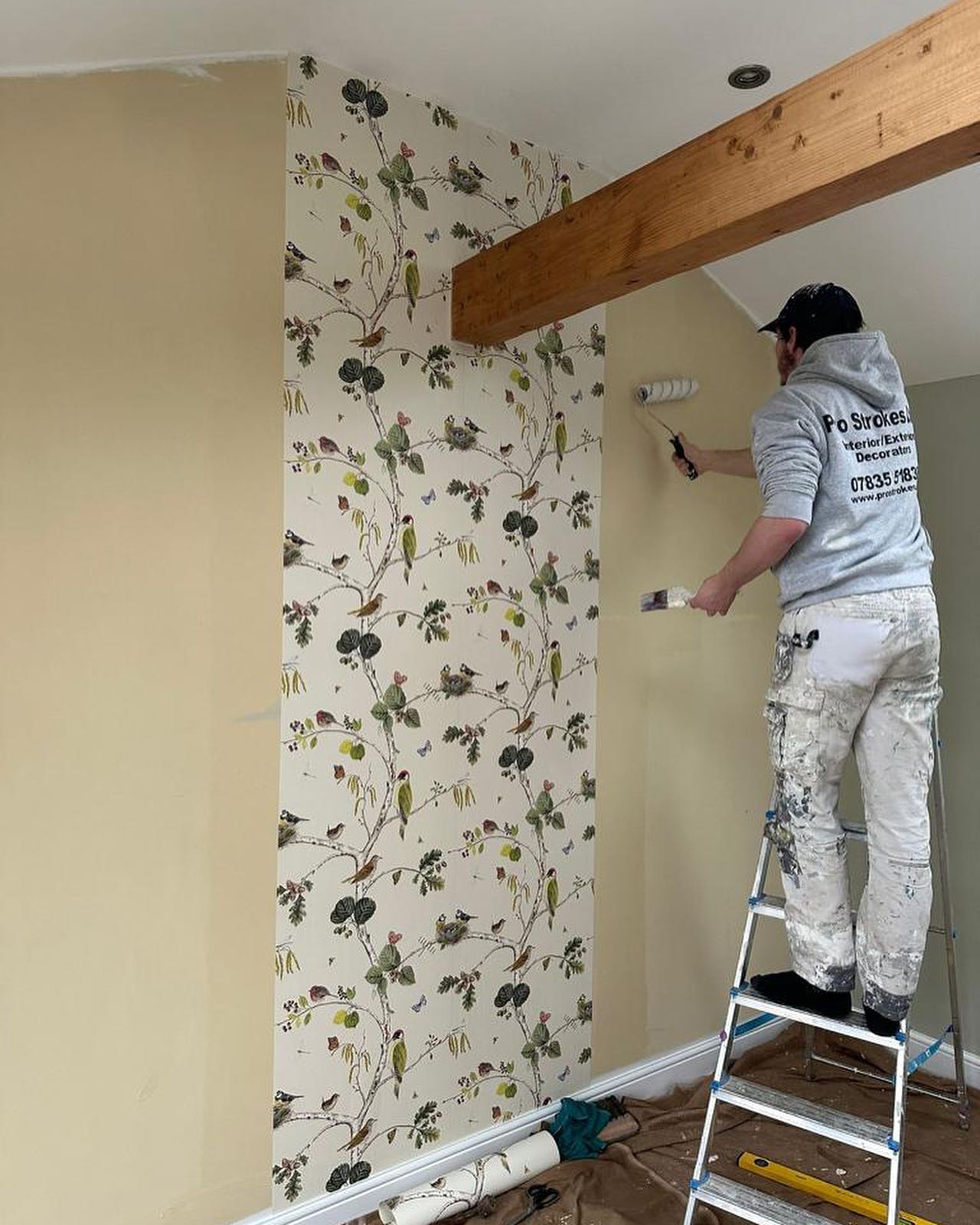 WALLPAPER REMOVAL AND HANGING 